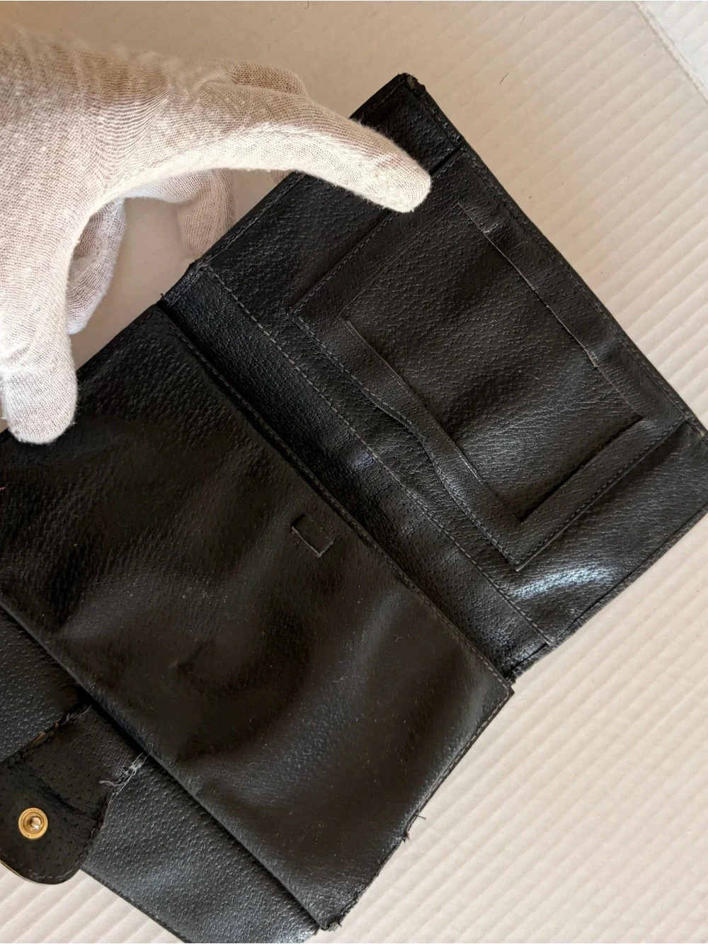 Gucci Beige GG Supreme Canvas Wallet with Black Trim and Navy/Red Web Stripe